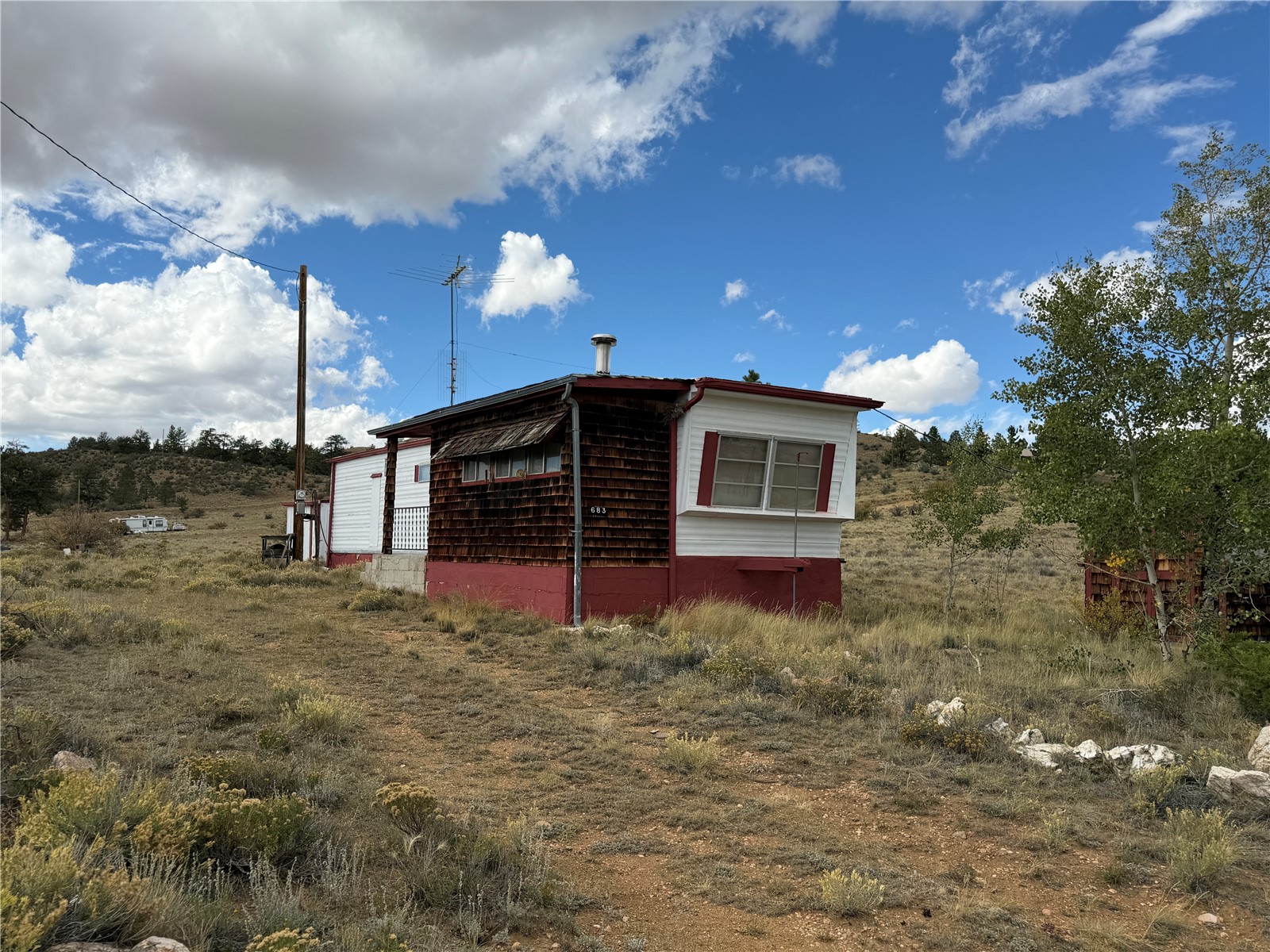 683 Oak STREET Property Photo 1