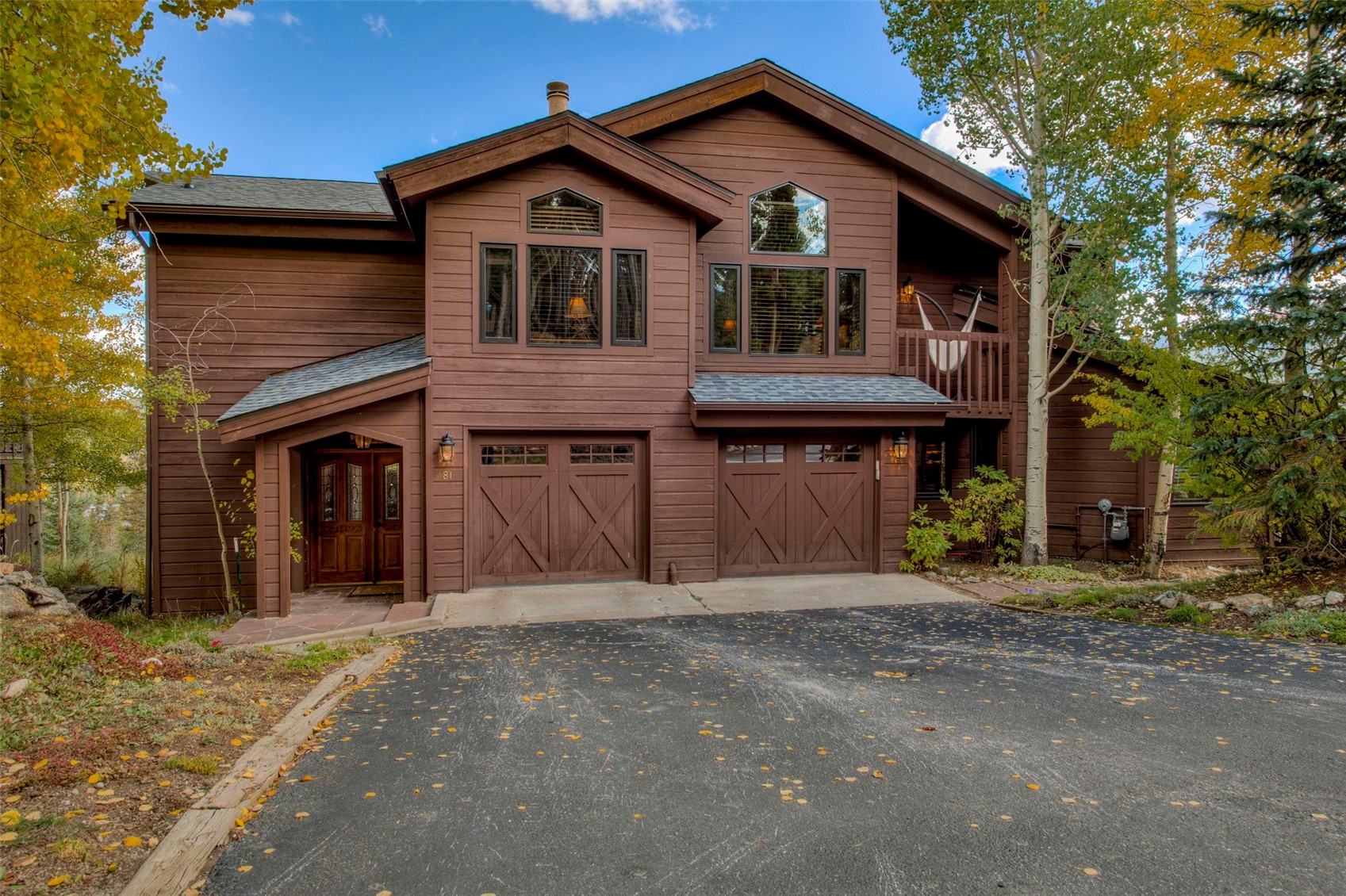 81 New England Drive Property Photo 1