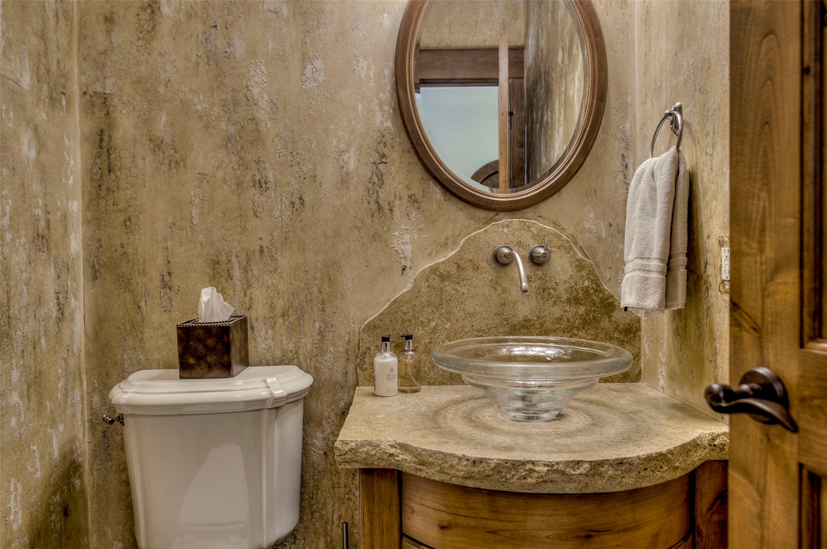81 New England Drive Property Photo 16