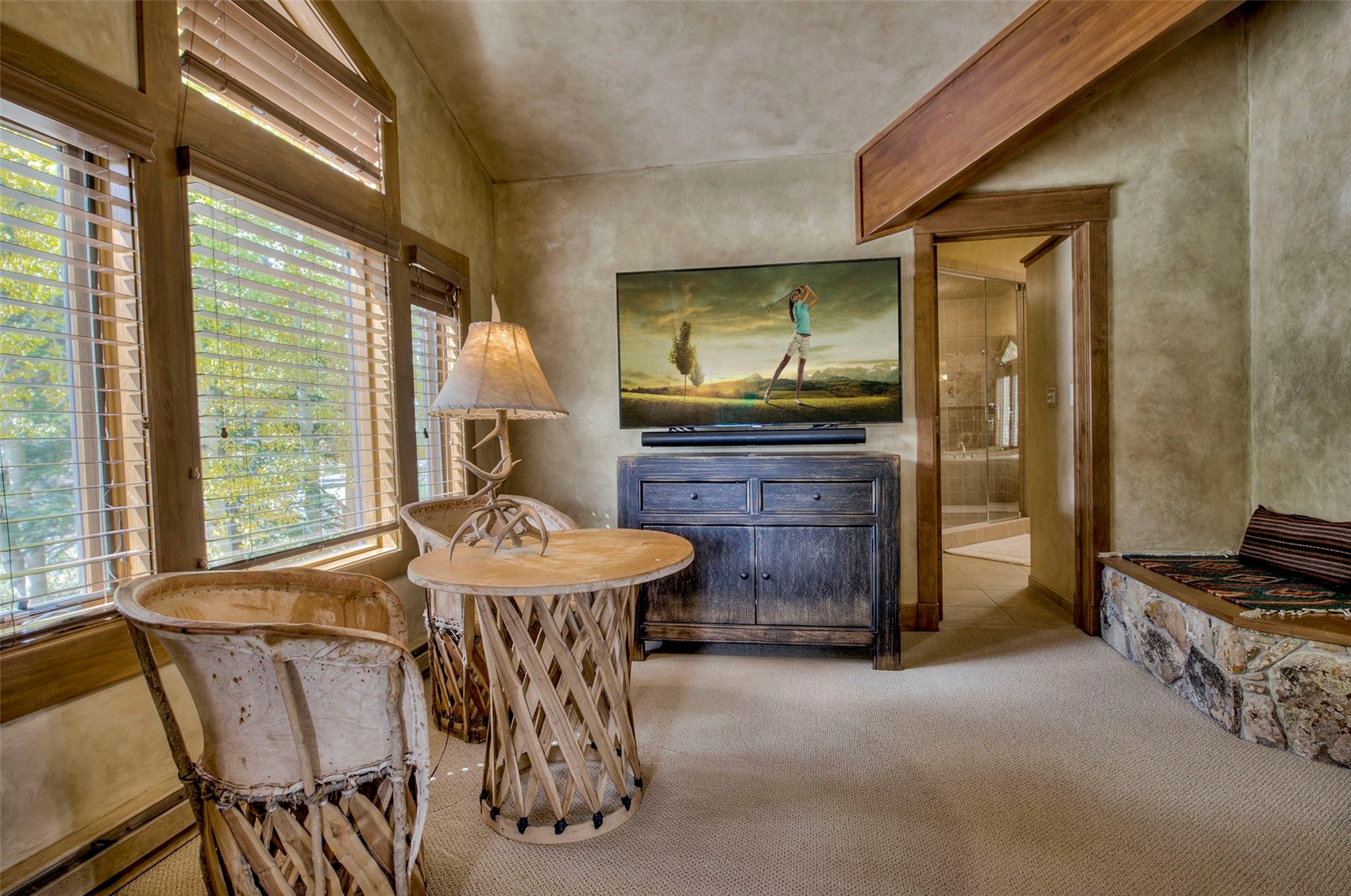 81 New England Drive Property Photo 21