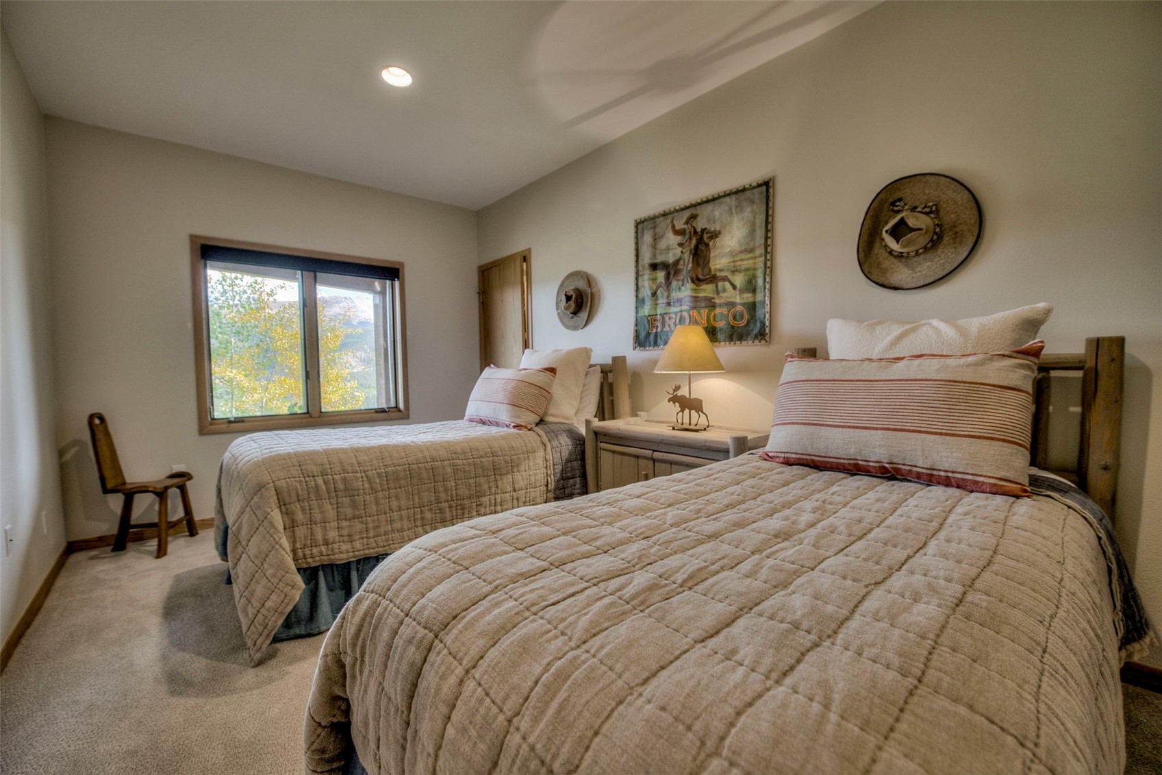 81 New England Drive Property Photo 43