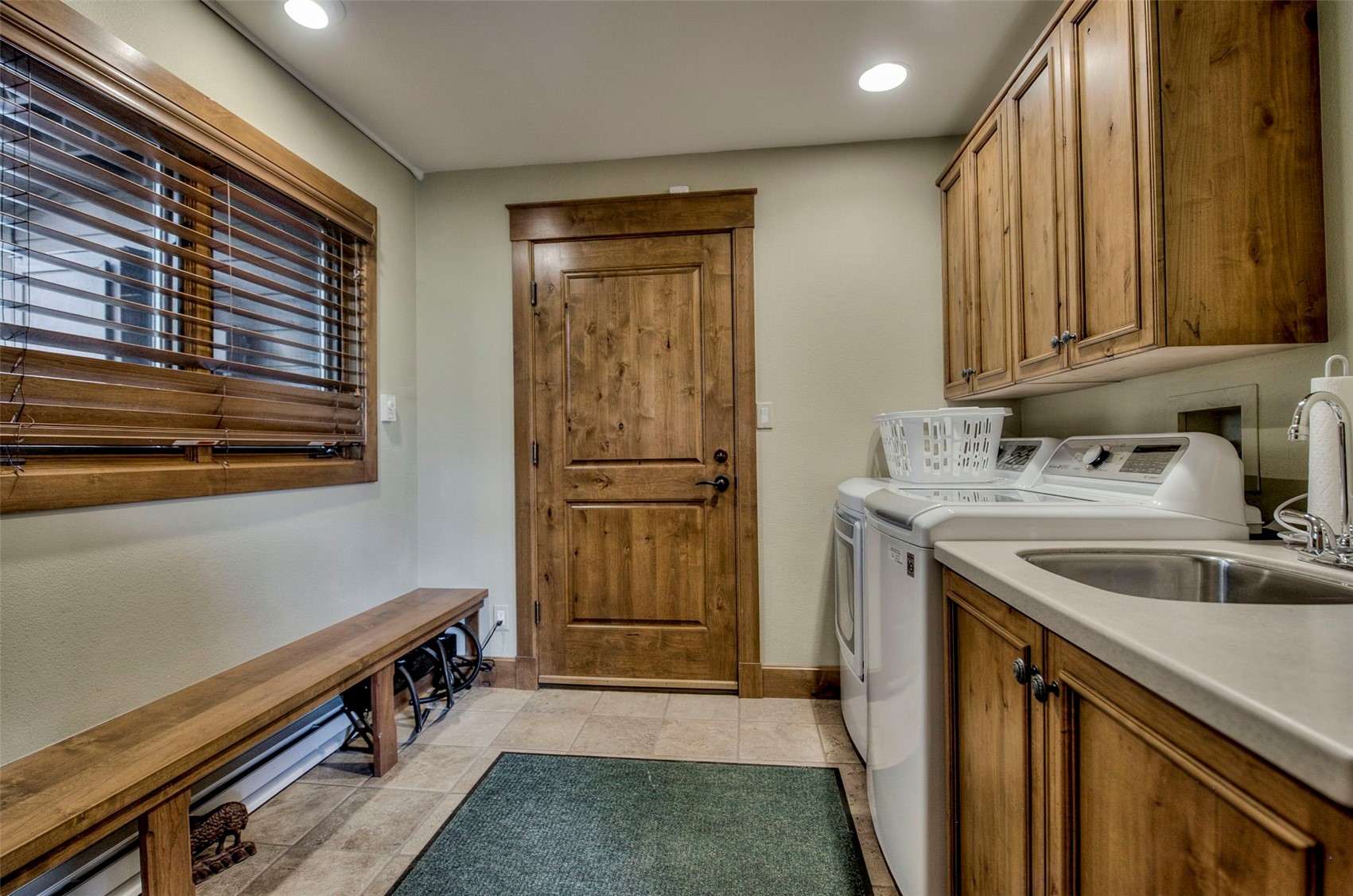 81 New England Drive Property Photo 45