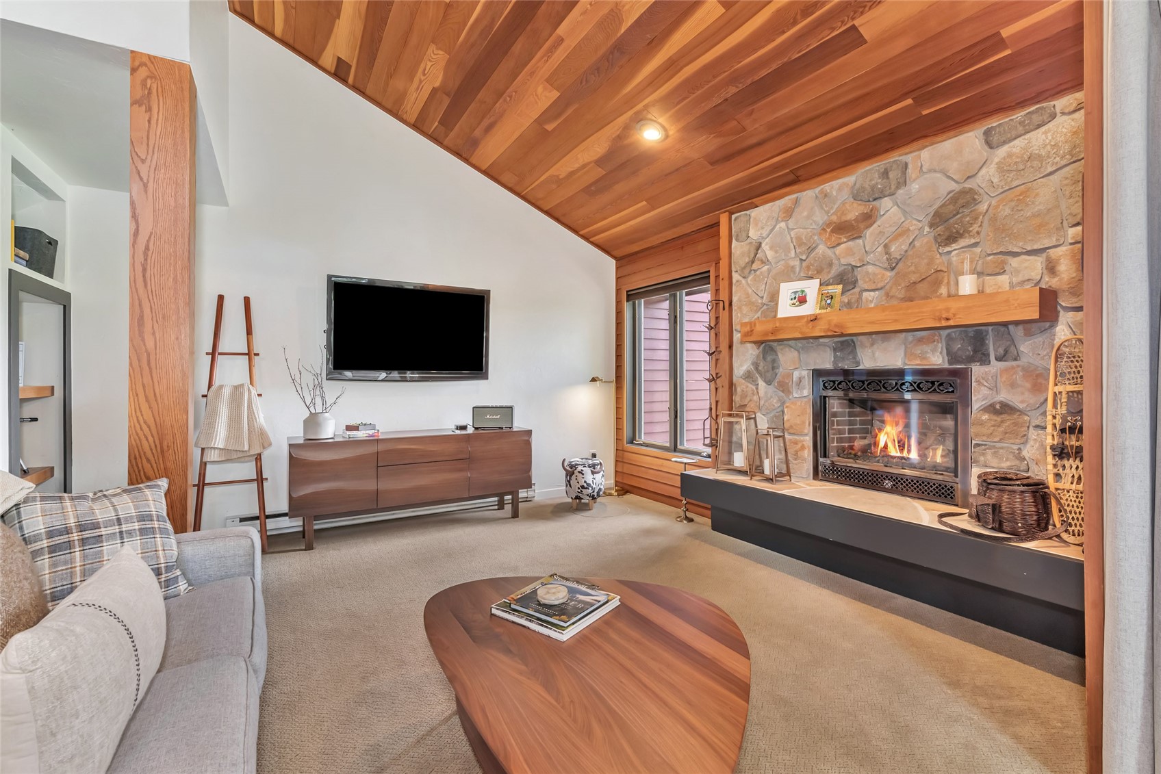 1123 Redwoods Drive A Property Photo 14