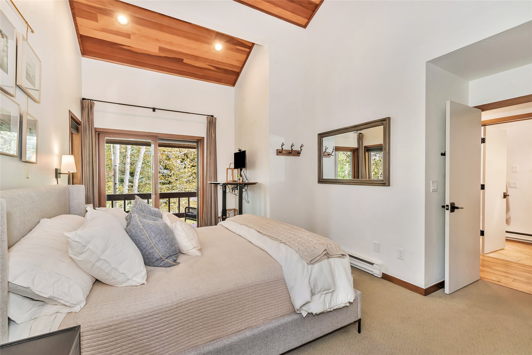 1123 Redwoods Drive A Property Photo 21
