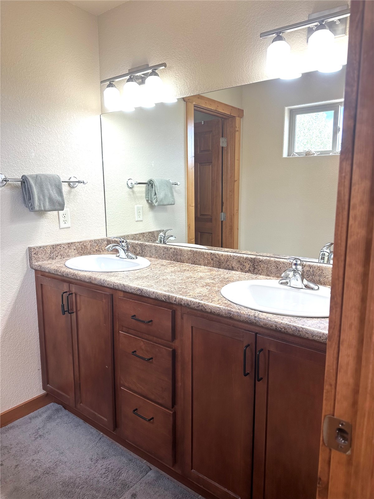 127 Oak Ridge Circle 203 Property Photo 12