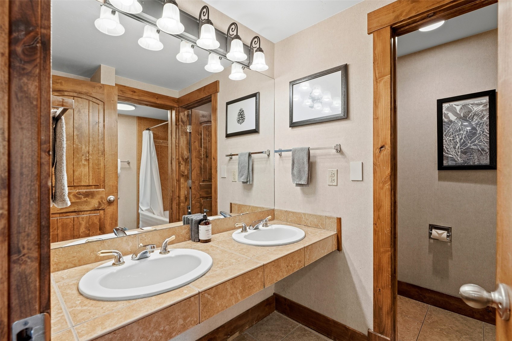 535 S Park Avenue 210 Property Photo 15