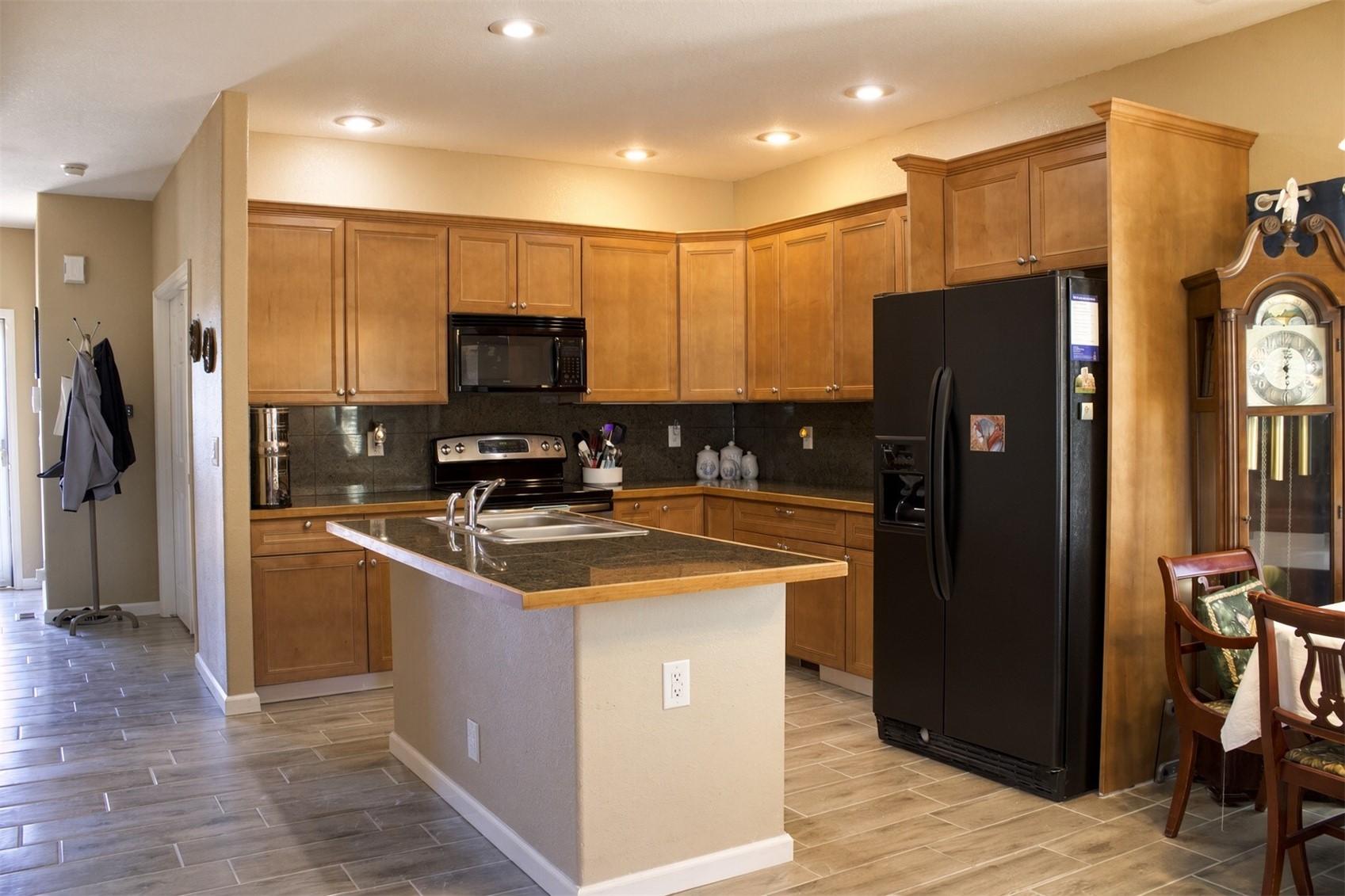 652 Tristan Loop Property Photo 4