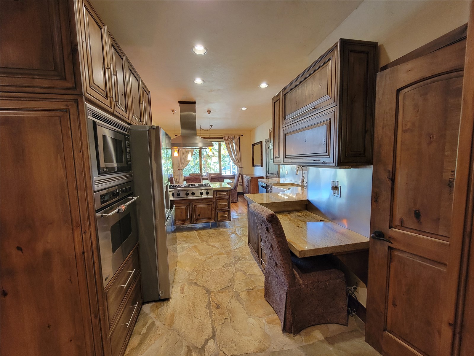 405 Kestrel Lane Property Photo 9