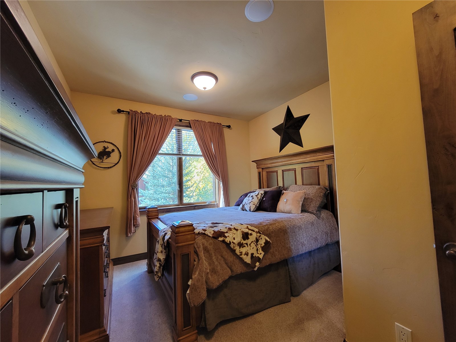 405 Kestrel Lane Property Photo 23