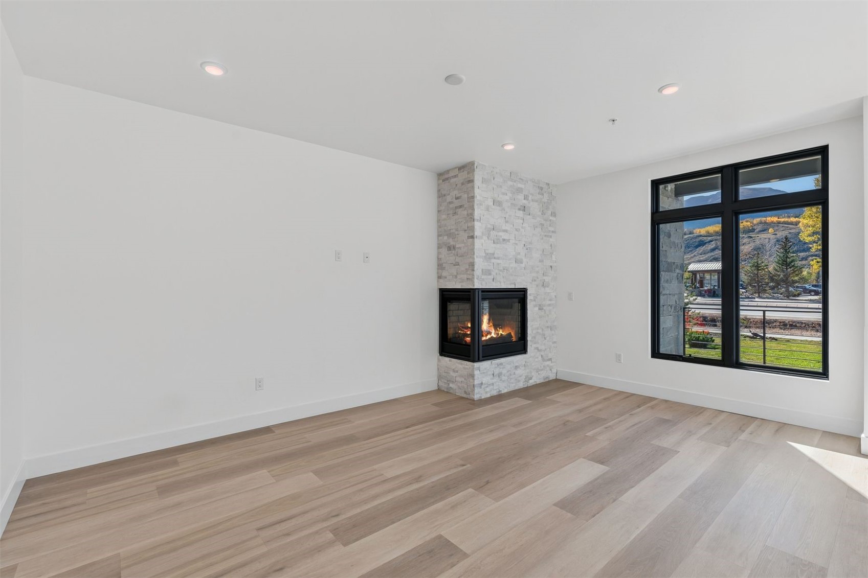 740 Blue River Parkway B12 Property Photo 12
