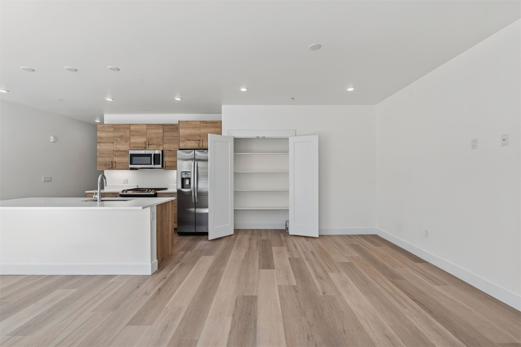 740 Blue River Parkway B12 Property Photo 15