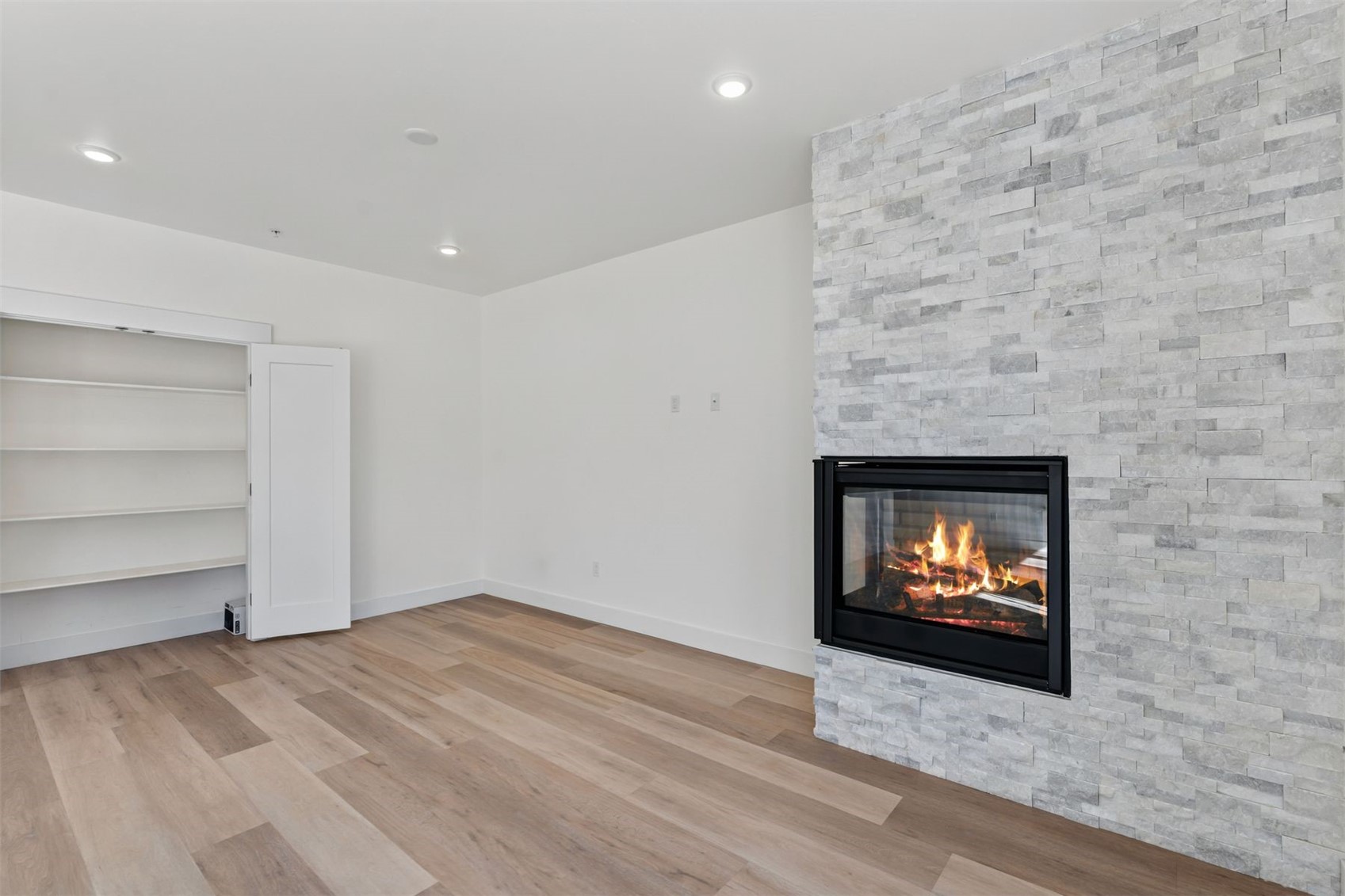 740 Blue River Parkway B12 Property Photo 16