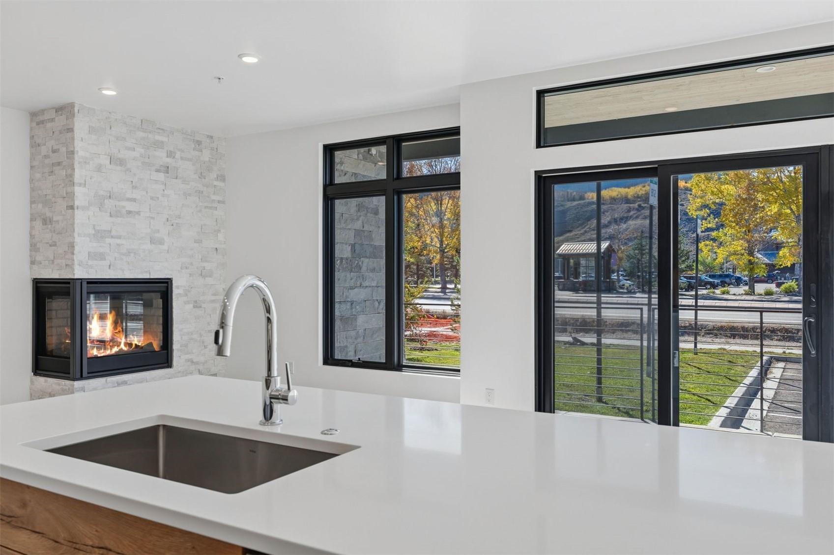 740 Blue River Parkway B12 Property Photo 17