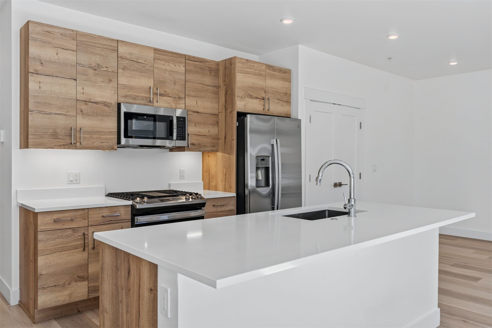 740 Blue River Parkway B12 Property Photo 19