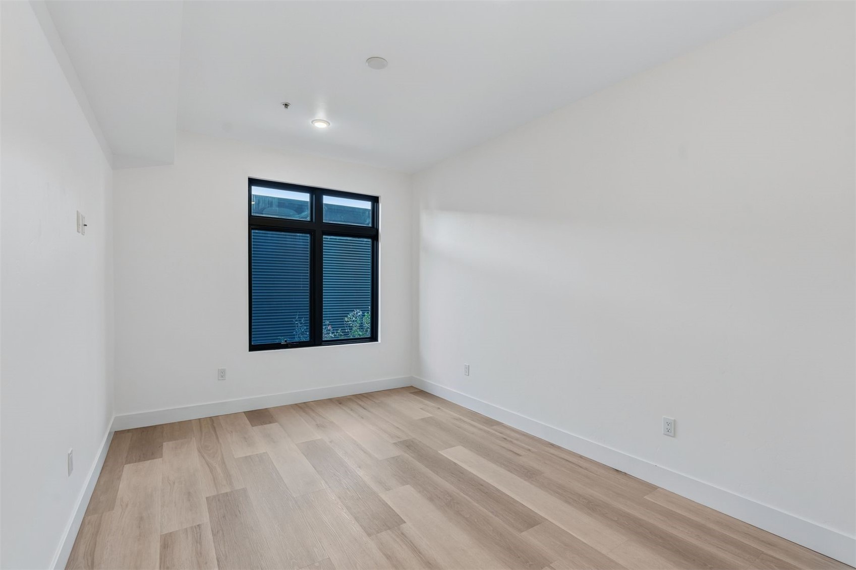 740 Blue River Parkway B12 Property Photo 24