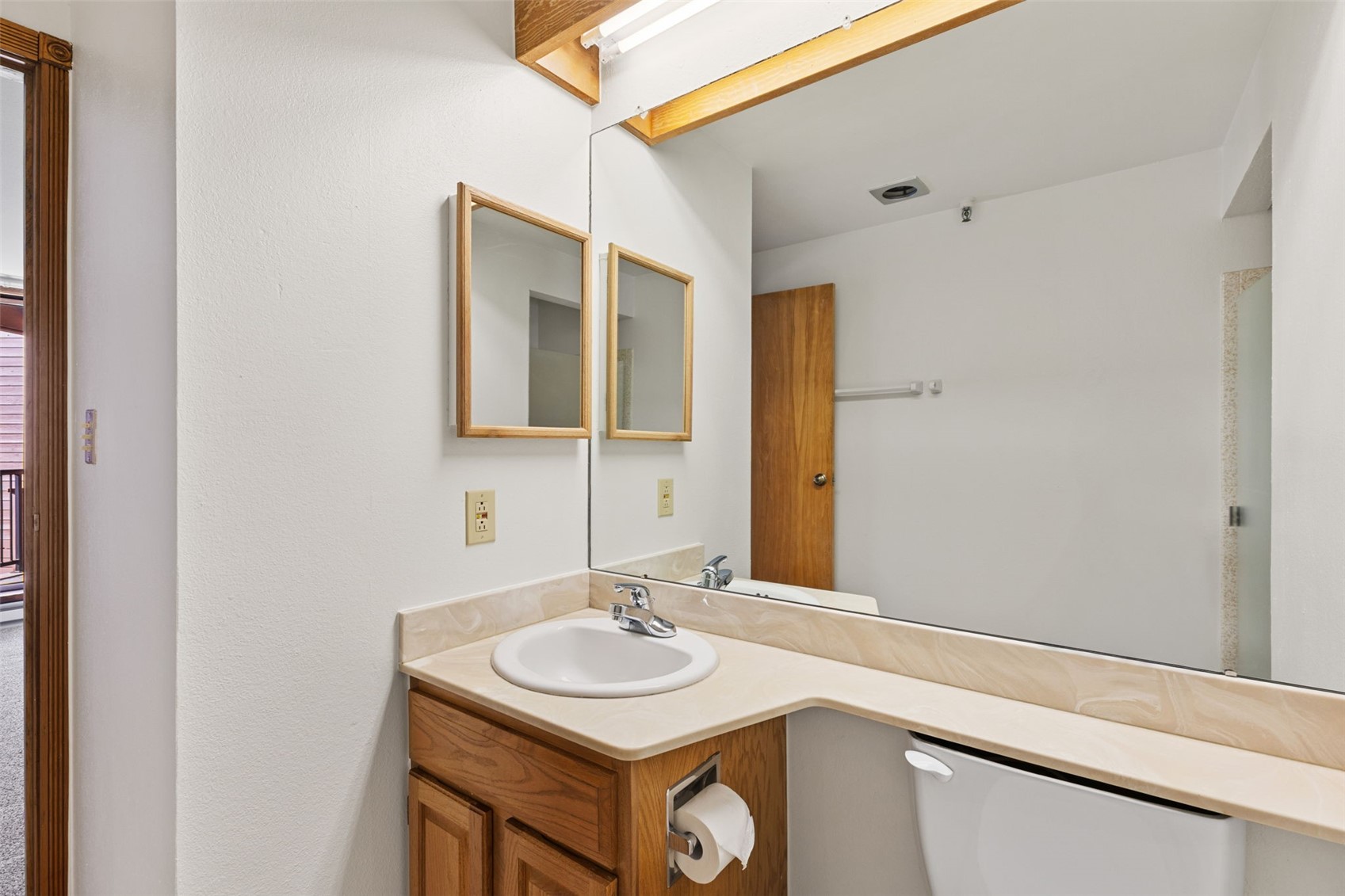 188 E La Bonte Street 319 Property Photo 27