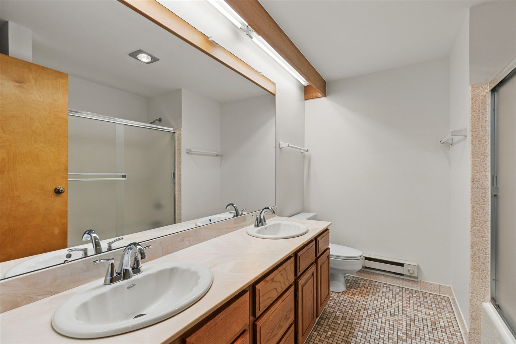 188 E La Bonte Street 319 Property Photo 32