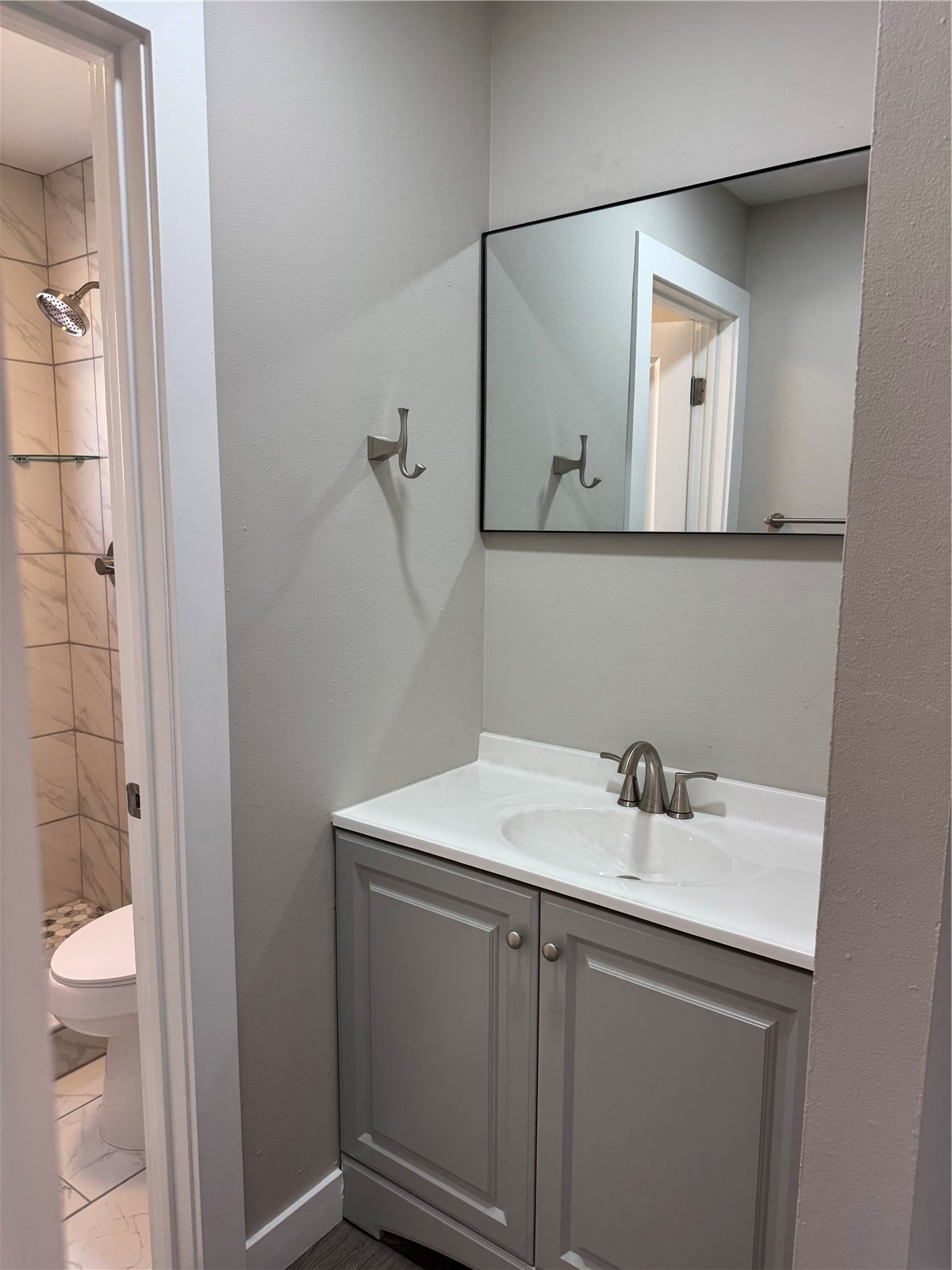 519 Teller Street 6 Property Photo 10
