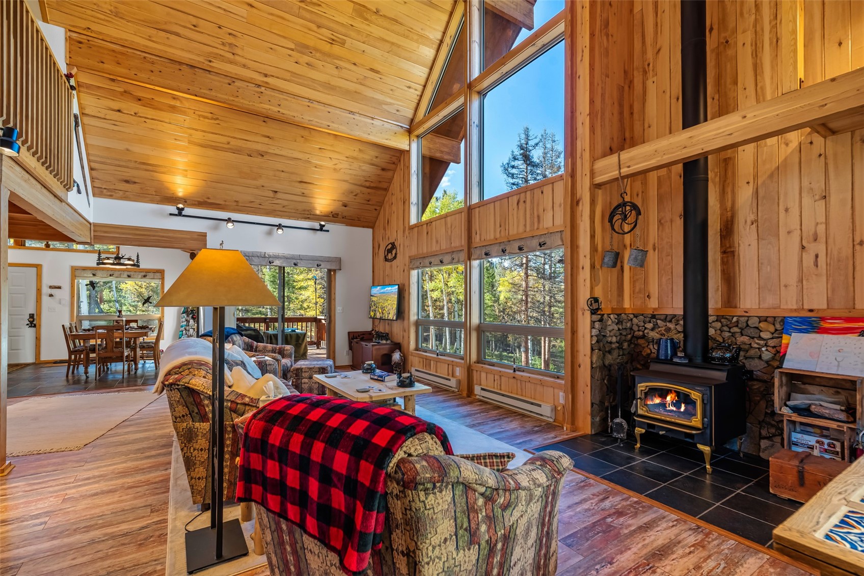 913 Longbow Drive Property Photo 4