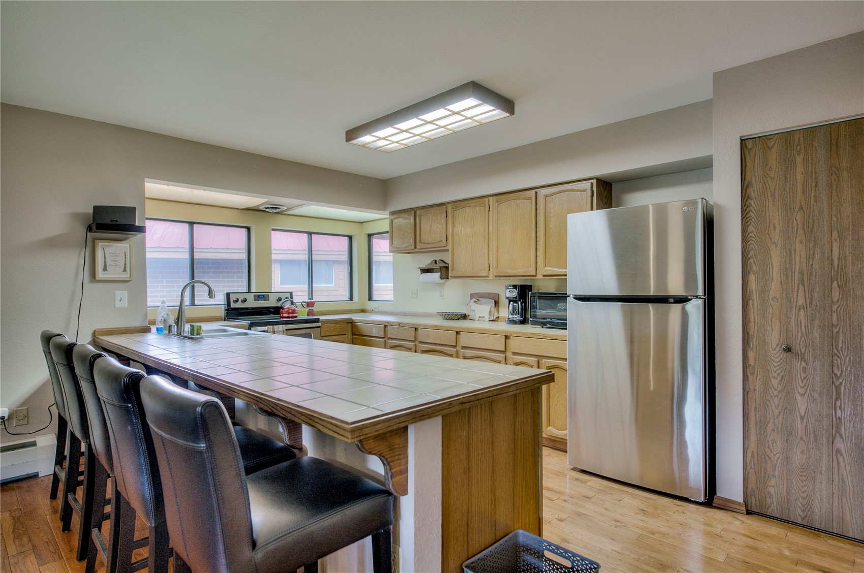 742 Lagoon Drive E Property Photo 4