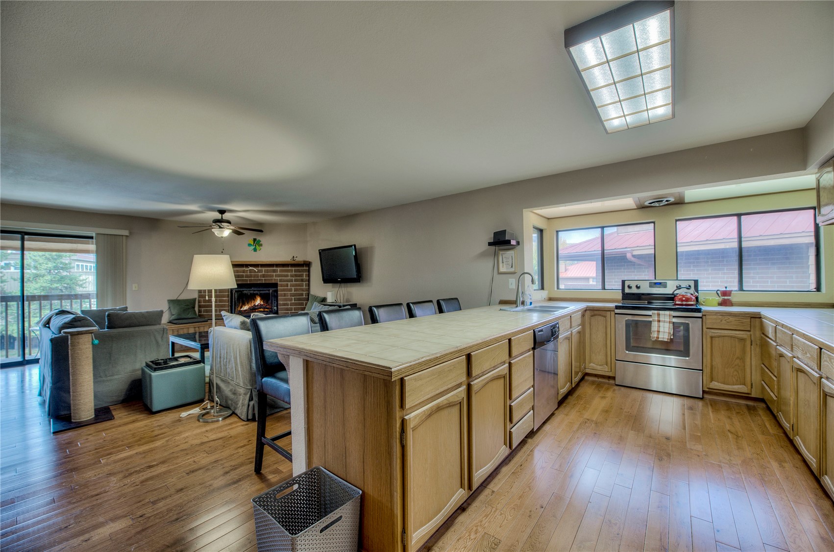 742 Lagoon Drive E Property Photo 7
