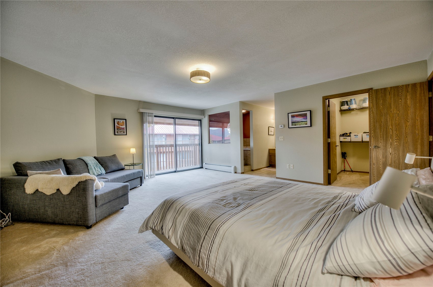 742 Lagoon Drive E Property Photo 11