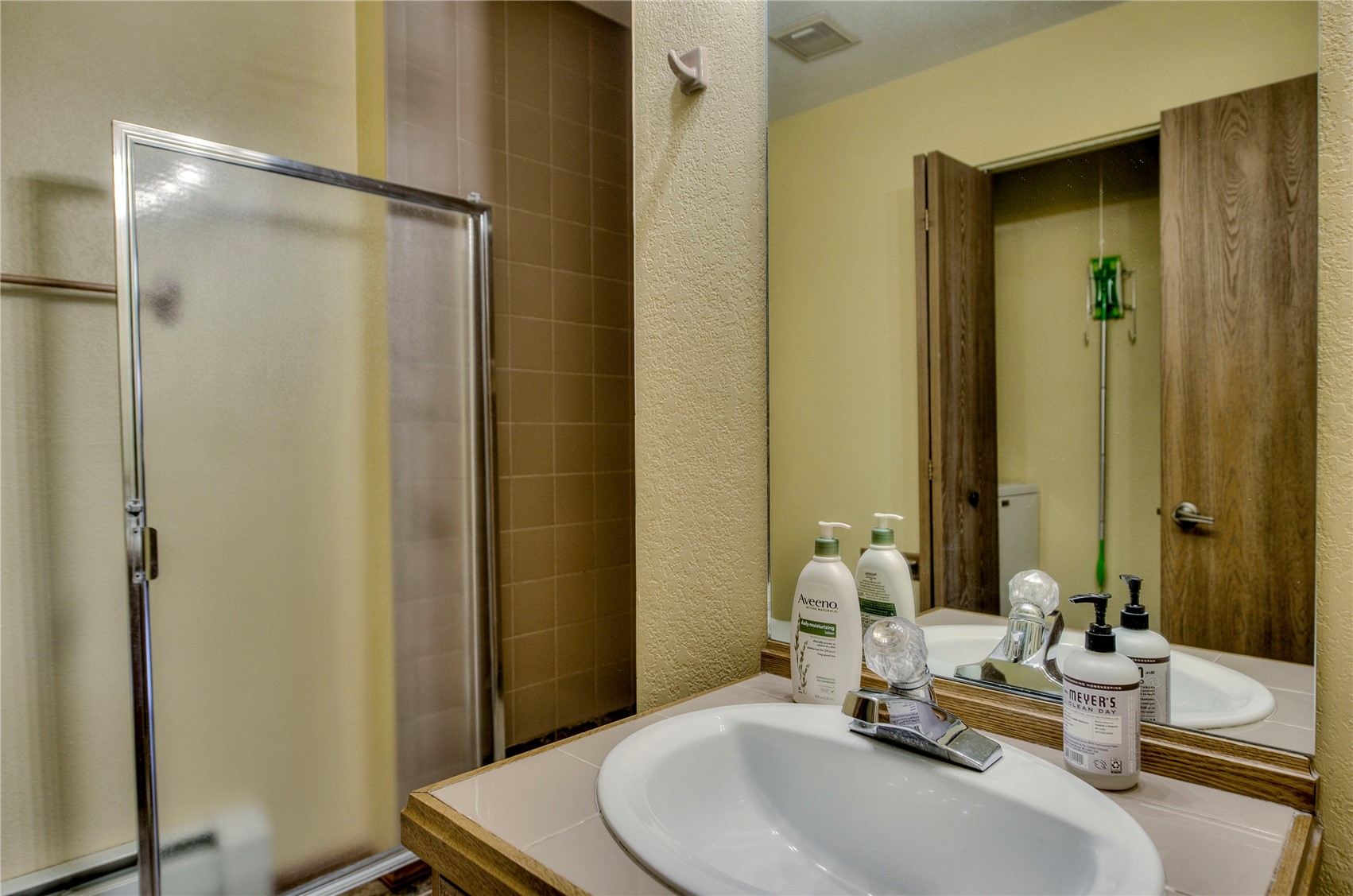 742 Lagoon Drive E Property Photo 13