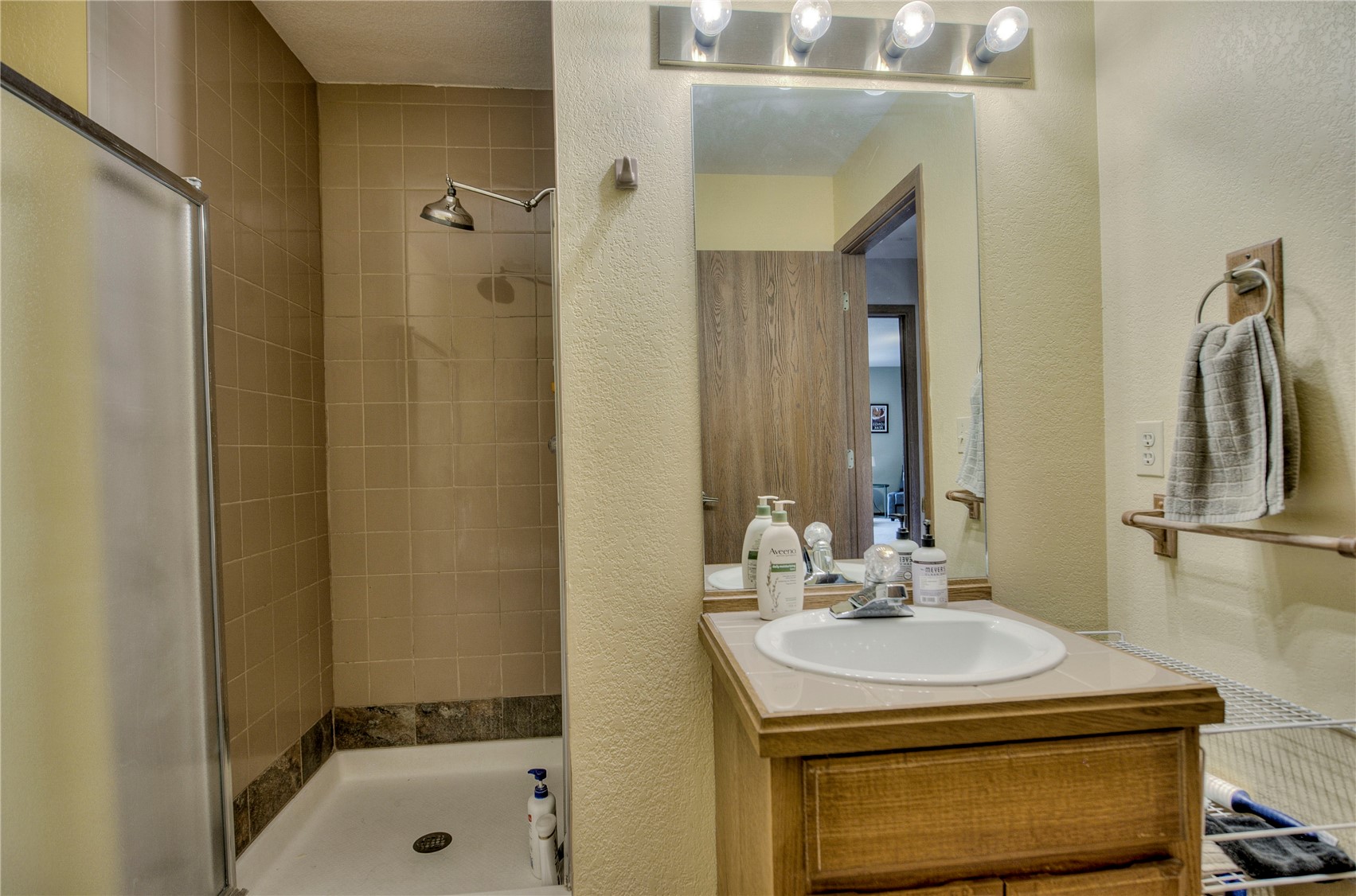 742 Lagoon Drive E Property Photo 14