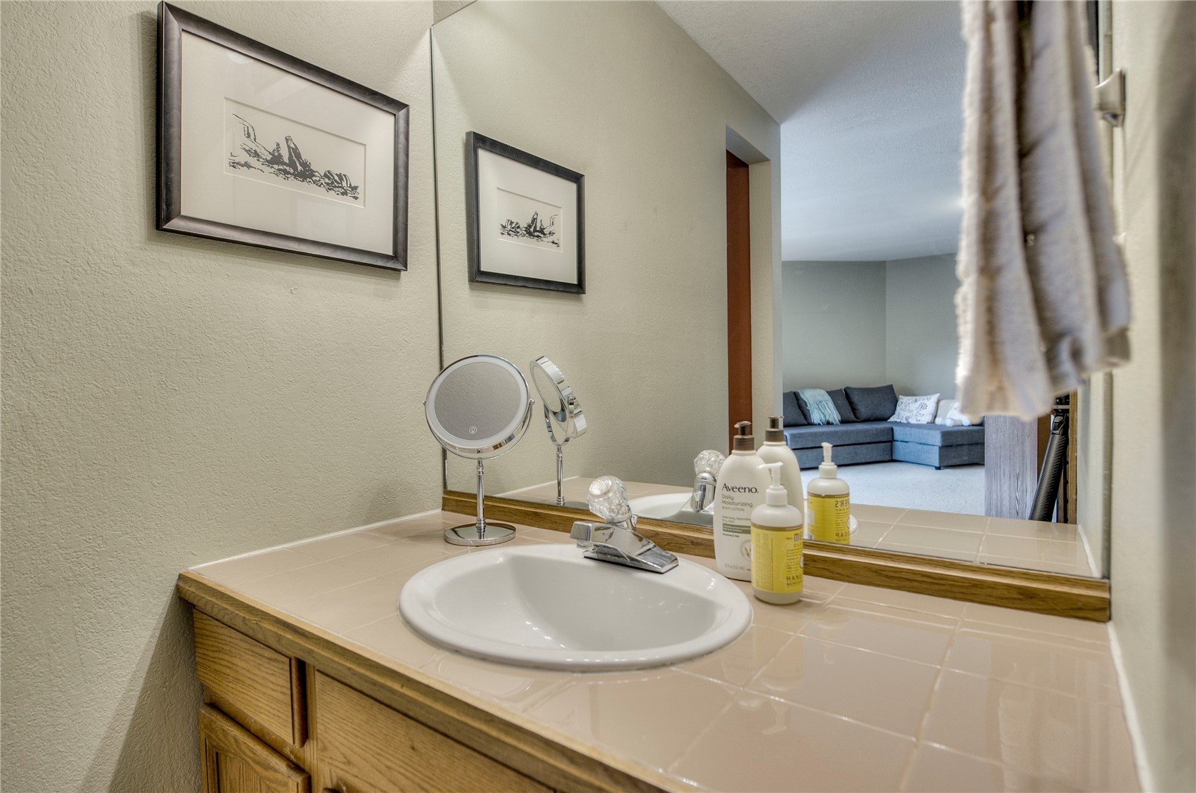 742 Lagoon Drive E Property Photo 18