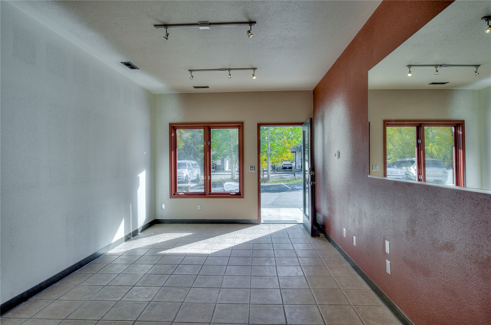 129 W 10 Street B Property Photo 10