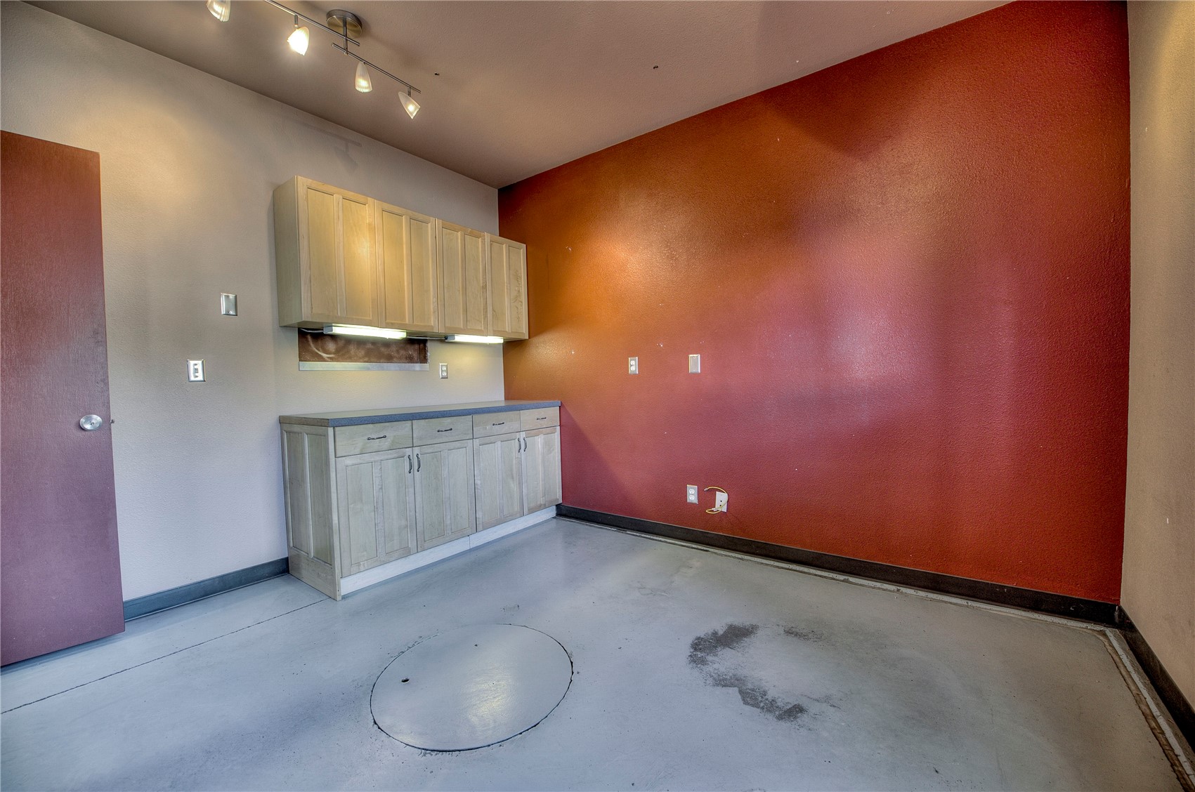 129 W 10 Street B Property Photo 15