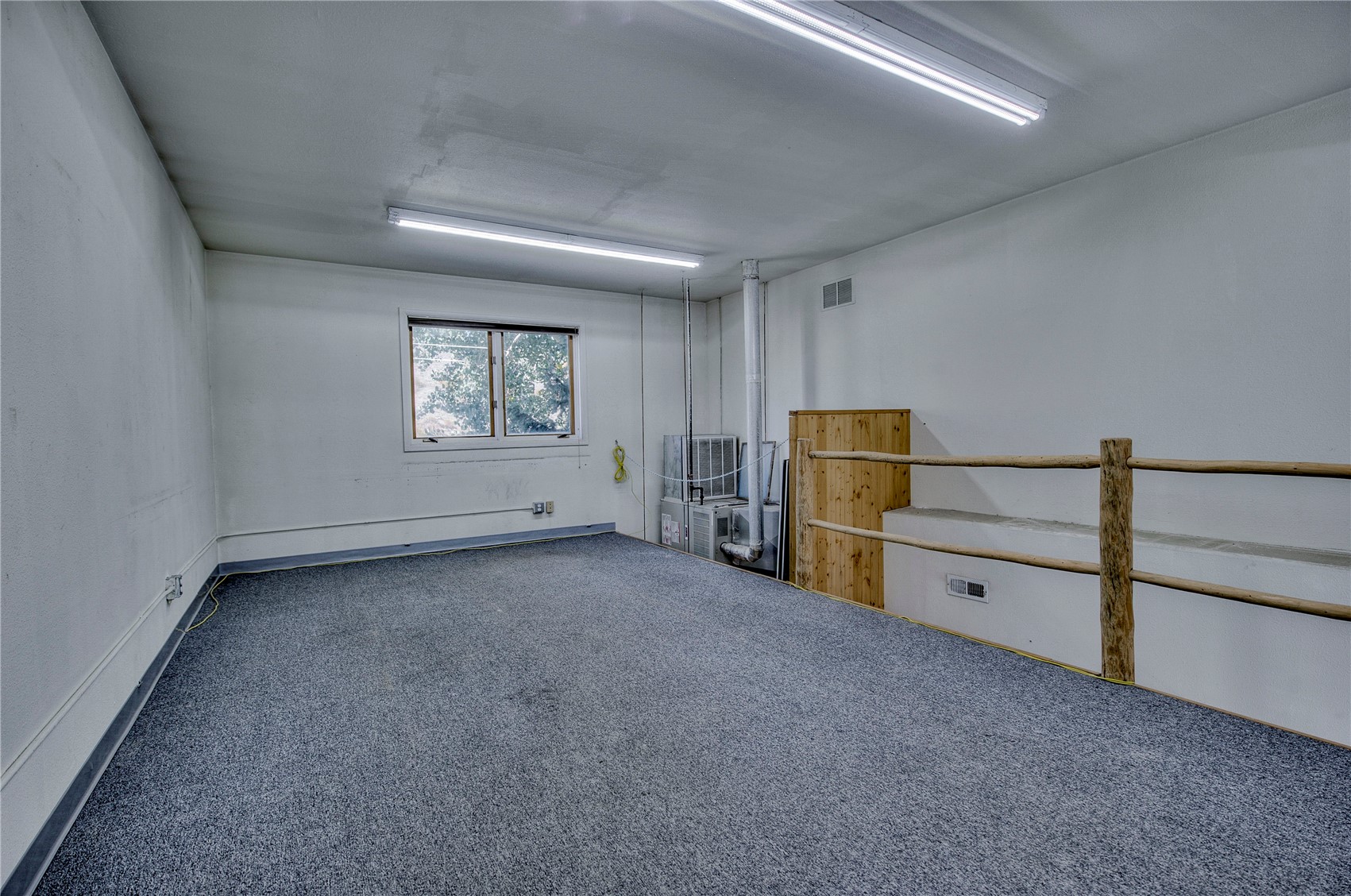 129 W 10 Street B Property Photo 23