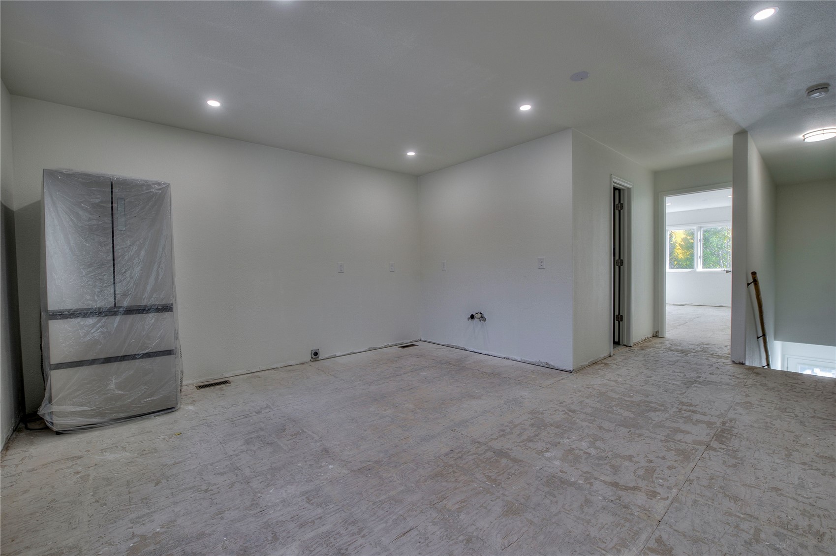 129 W 10 Street B Property Photo 32