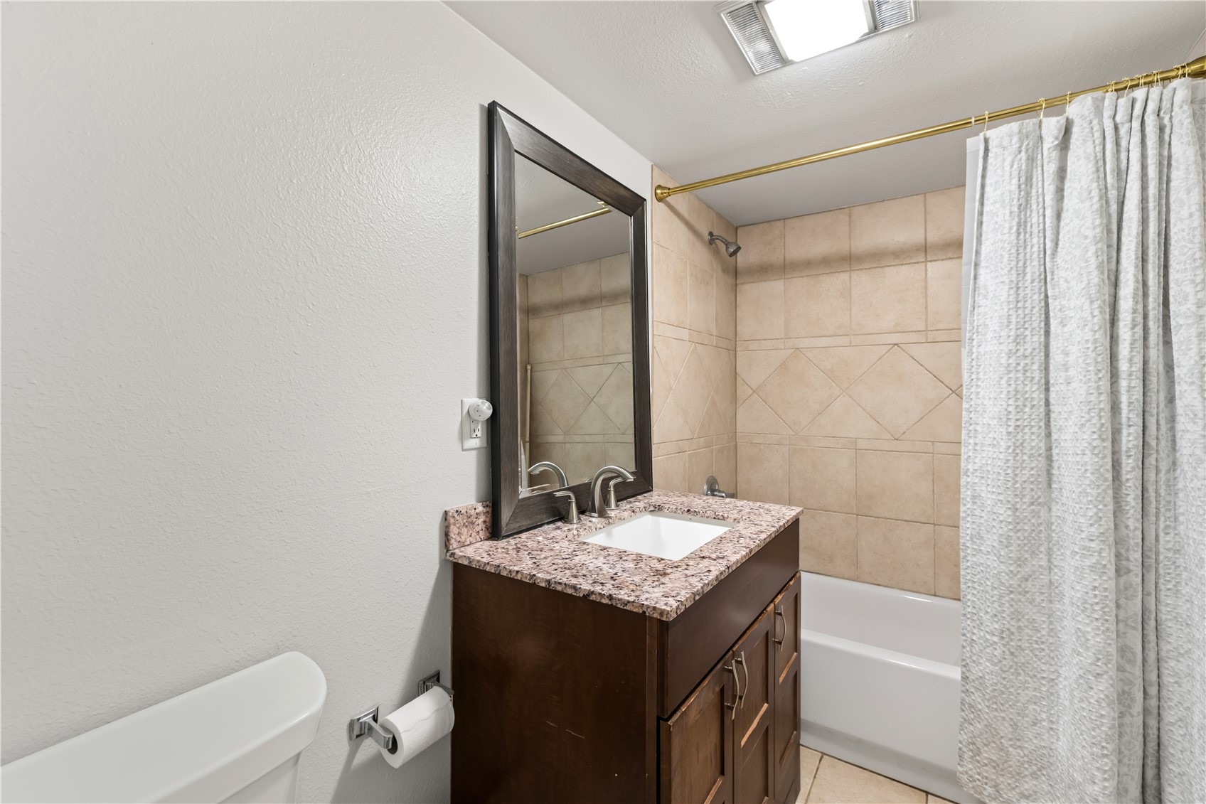 500 Pitkin Street A5 Property Photo 16