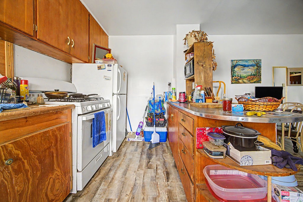 630 W 6th Street 5 Property Photo 5