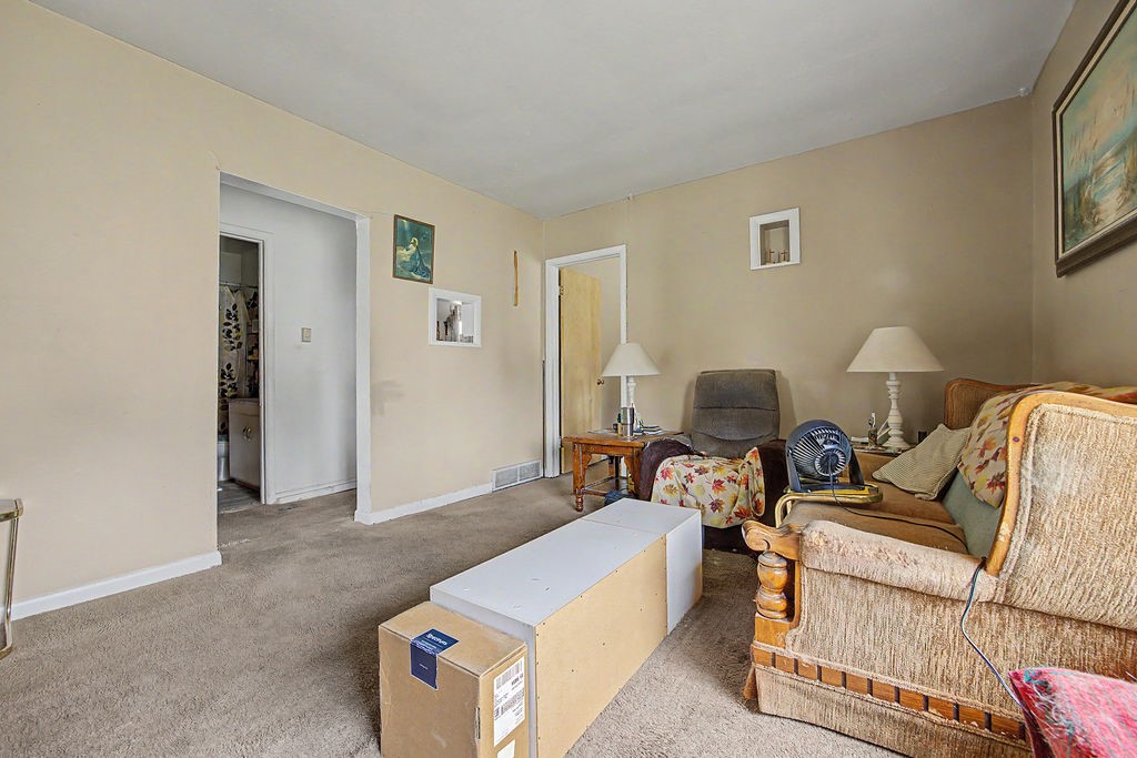 630 W 6th Street 5 Property Photo 10