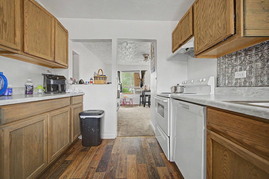 630 W 6th Street 5 Property Photo 23