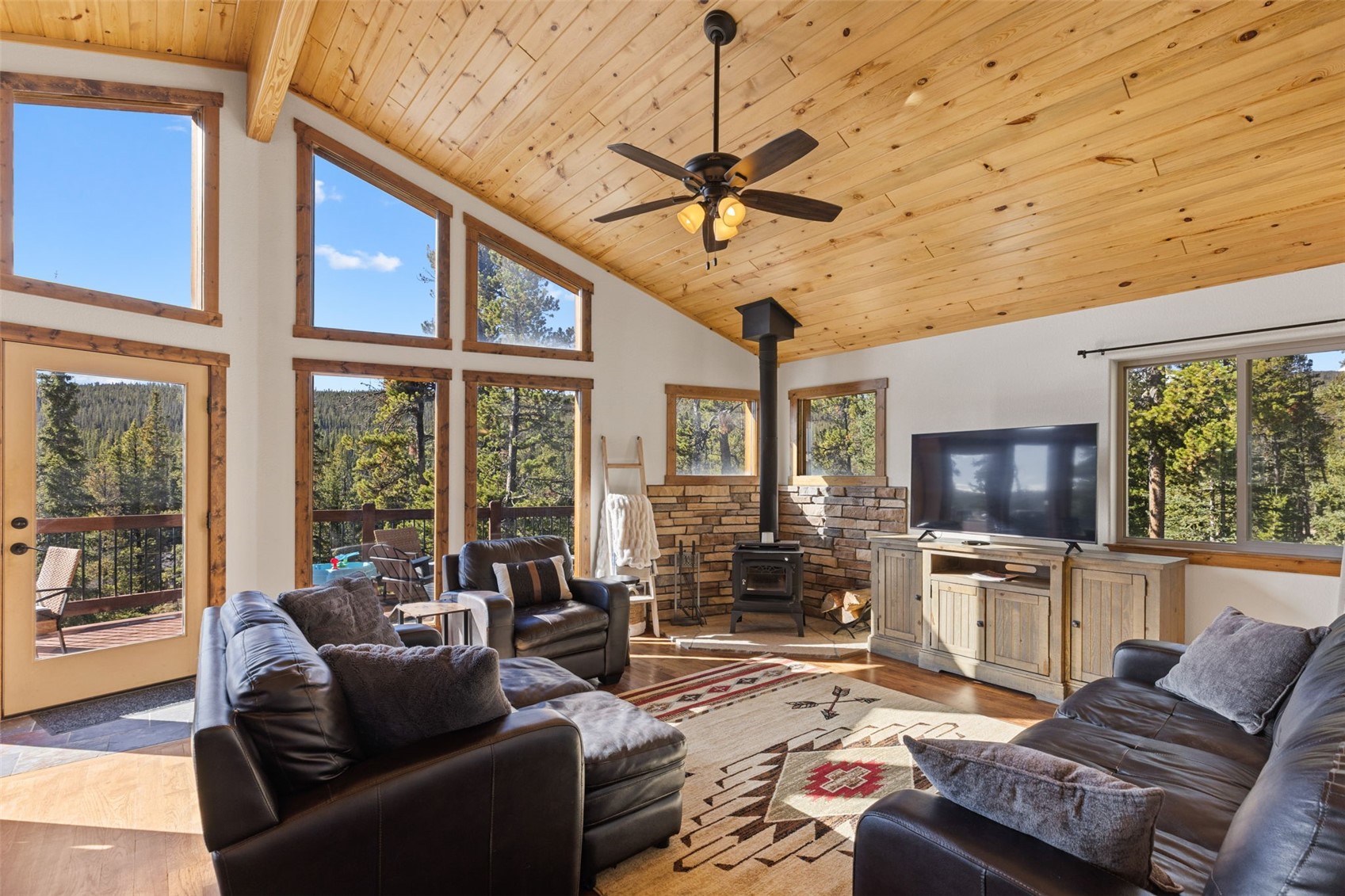 3407 Nugget Road Property Photo 1