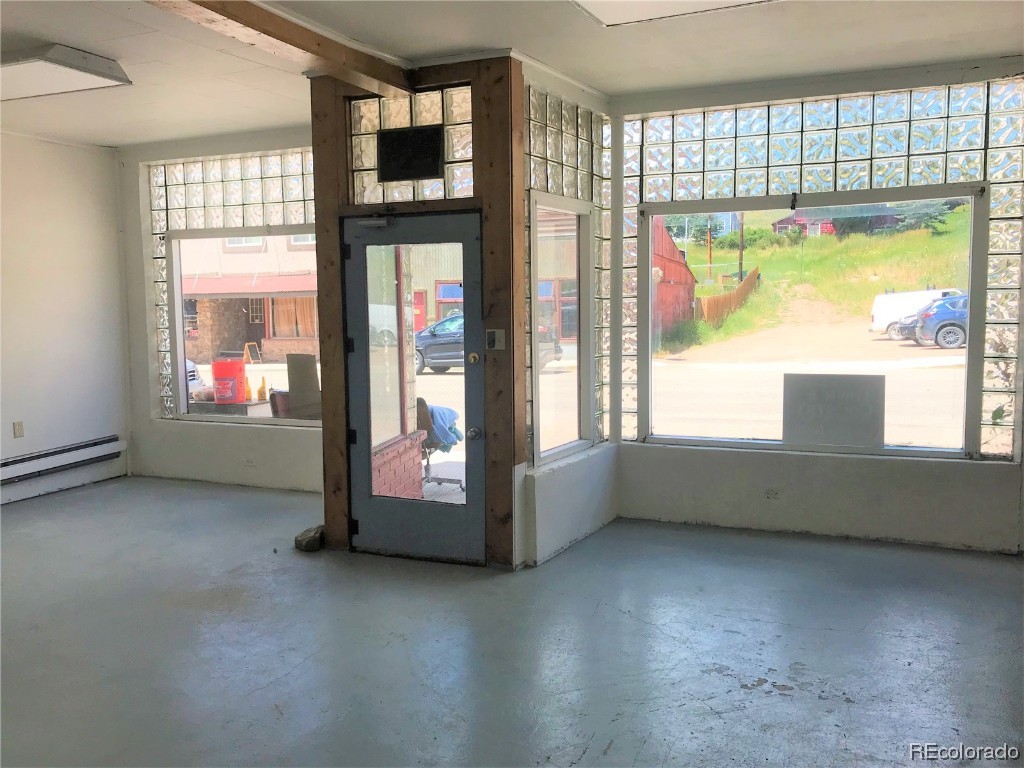 112 E Main Street Property Photo 6