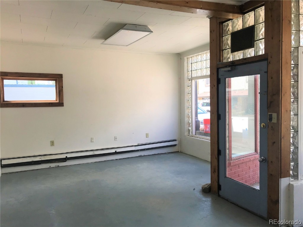 112 E Main Street Property Photo 7