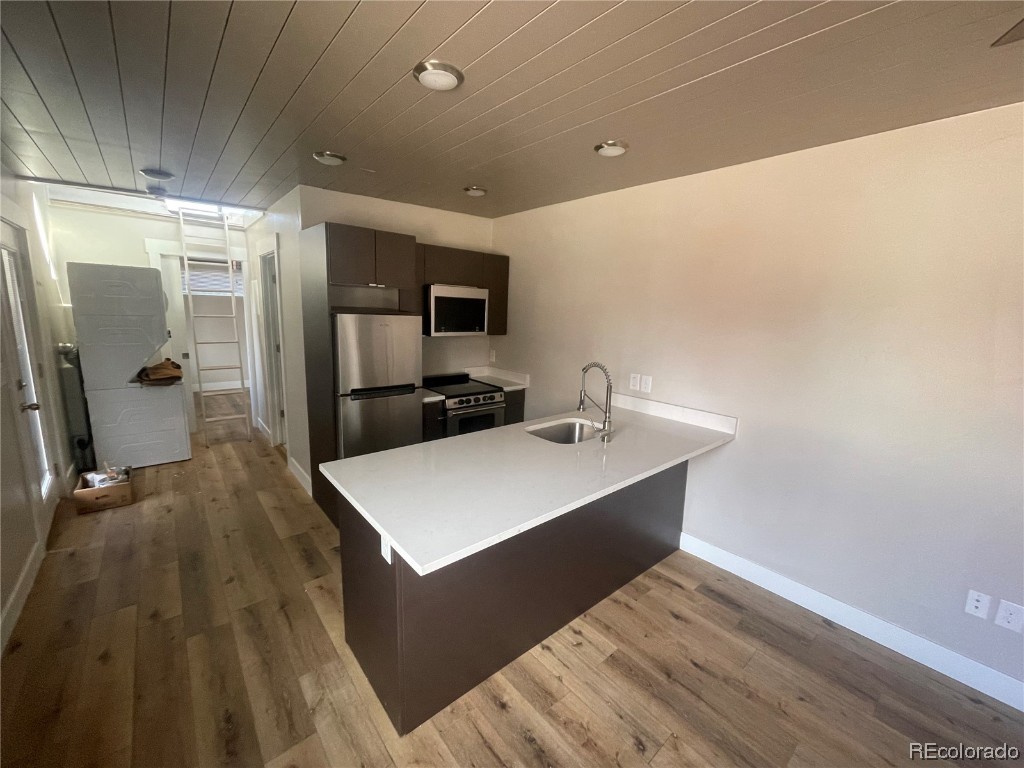 280 E Washington Avenue A Through L Property Photo 13