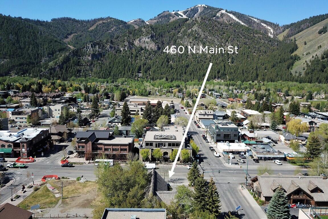 460 N Main St Property Photo 1