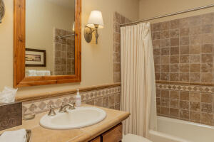 221 Picabo St #f (interest 3-c) Property Photo 15