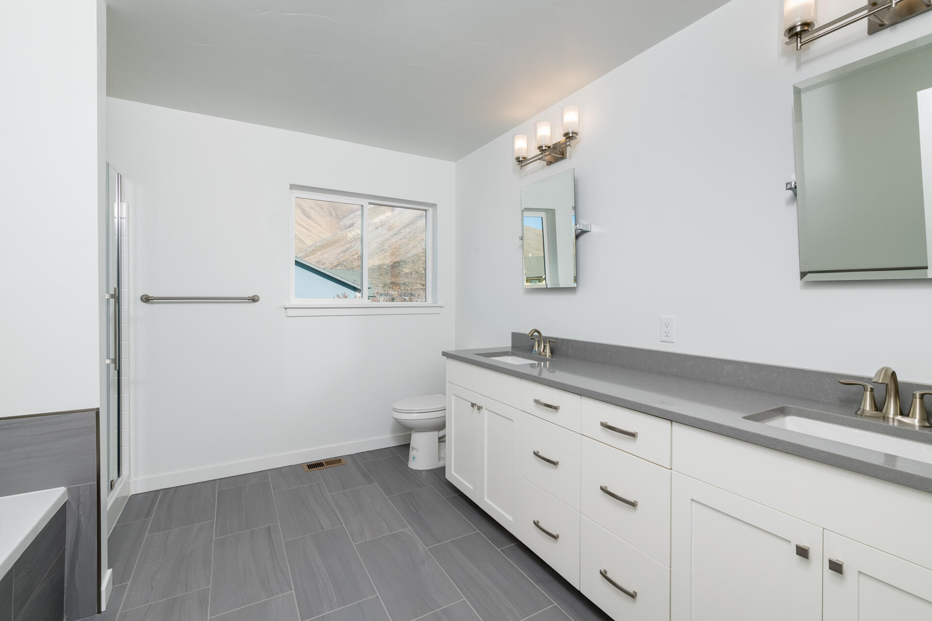 819 Countryside Blvd Property Photo 24