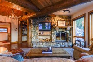 351 Eagles Wing Dr Property Photo 6