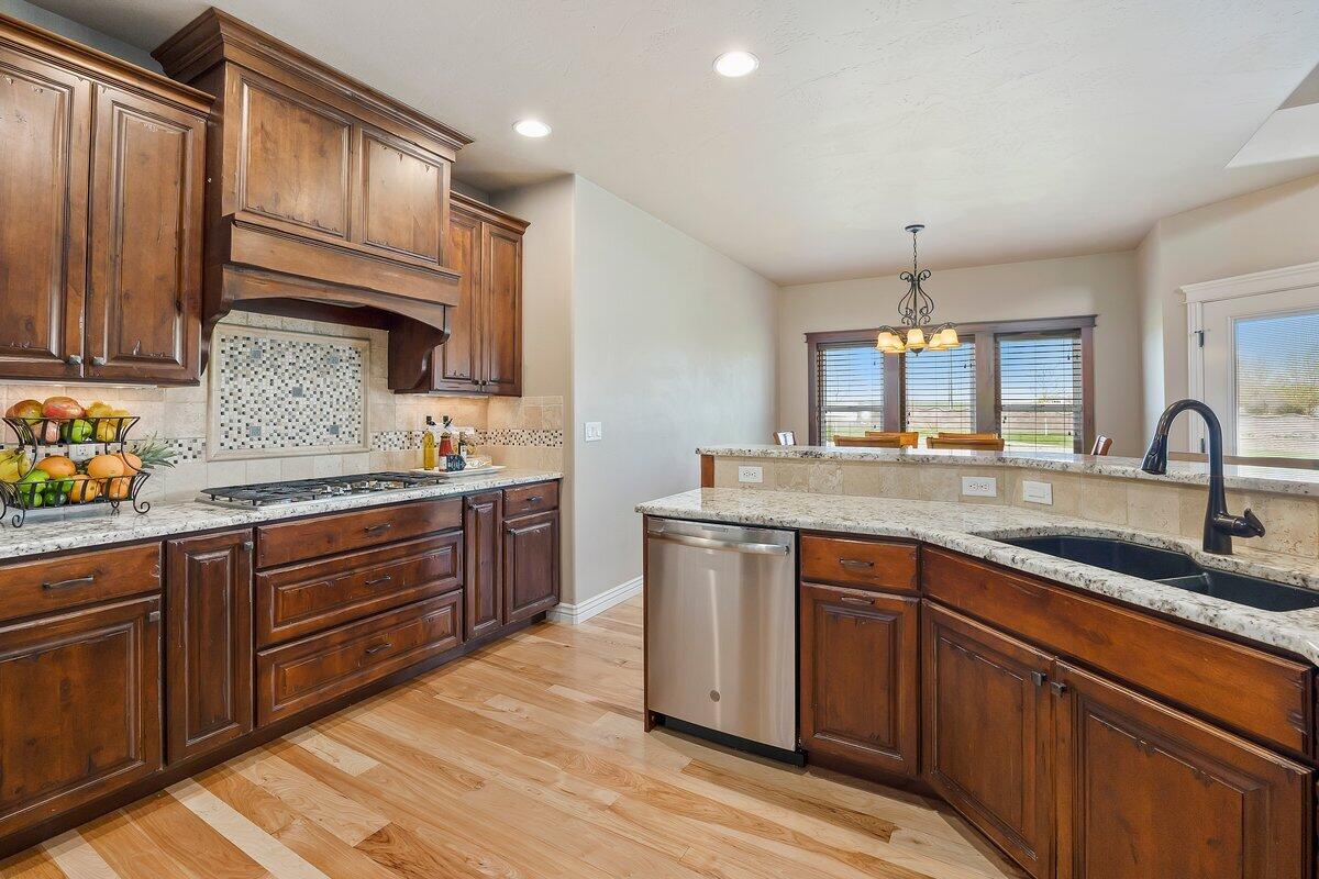 3971 N E 3610 Property Photo 18