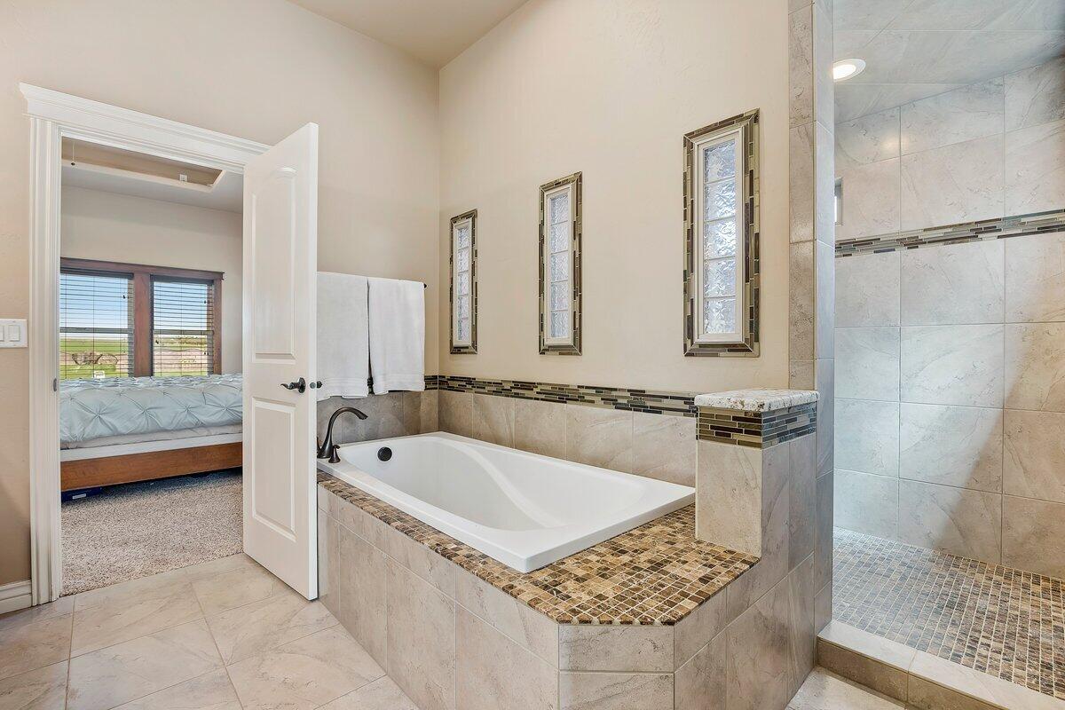 3971 N E 3610 Property Photo 25