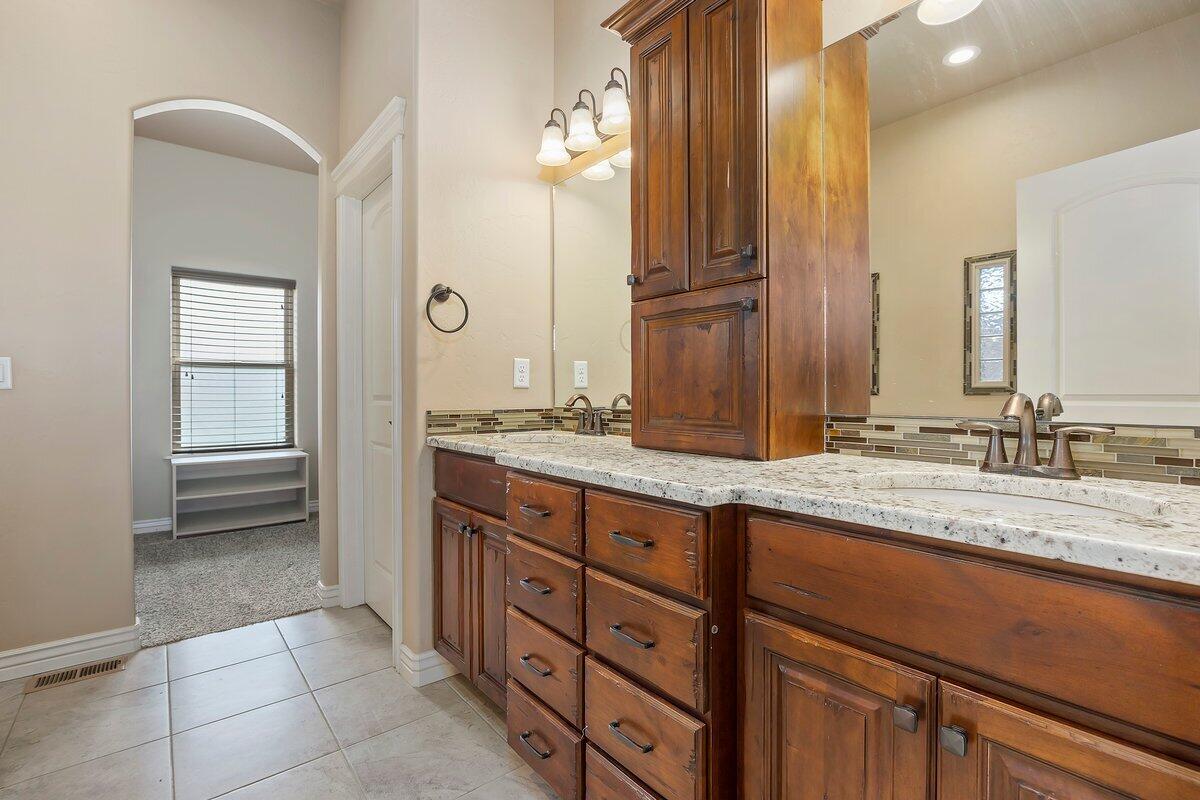 3971 N E 3610 Property Photo 28