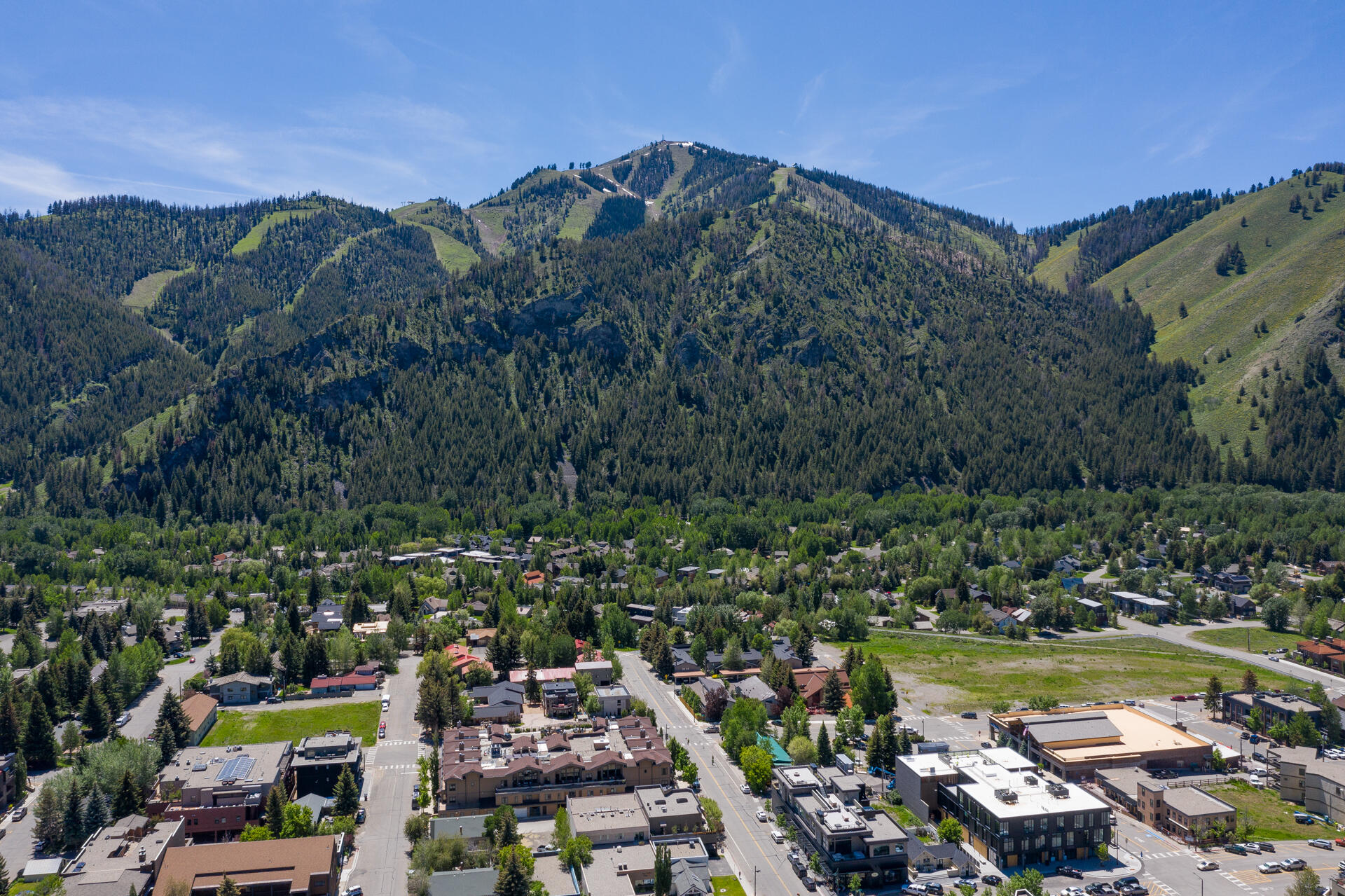 100 Fourth St W Property Photo 4