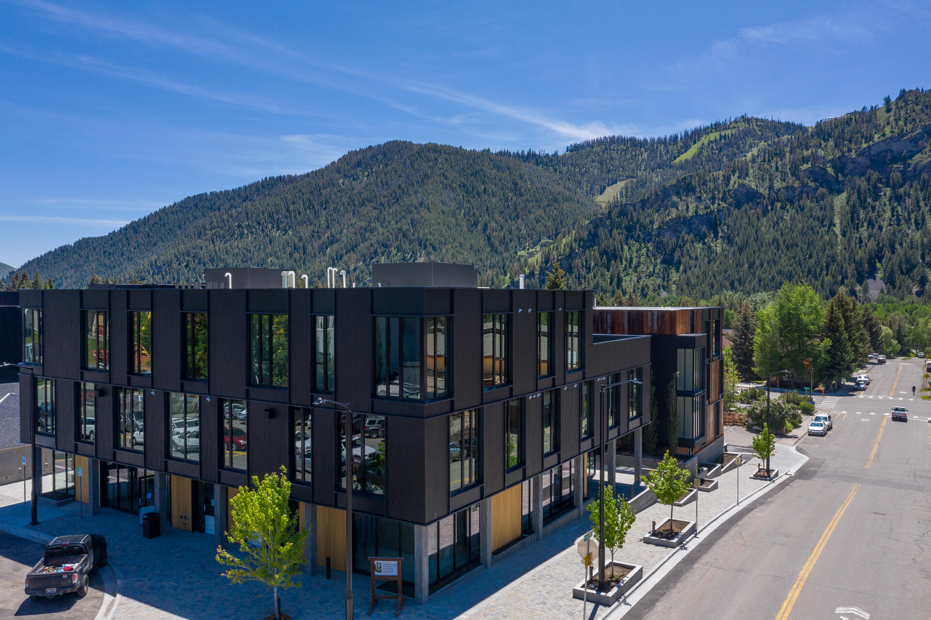 100 Fourth St W Property Photo 8